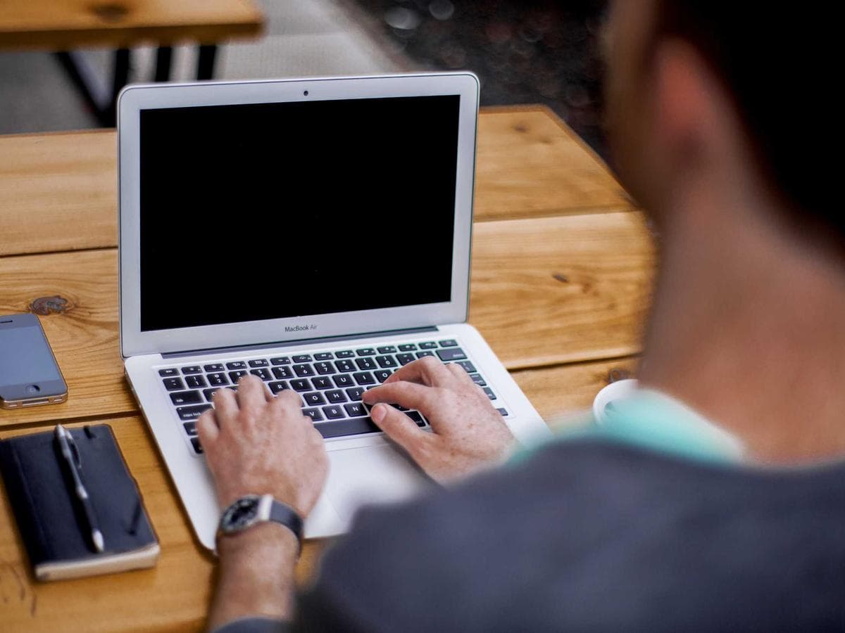 Új, sebességre és konverzióra épített marketingoldal illusztráció